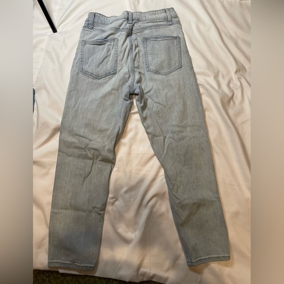 Wild Fable size 2 mid rise light wash distressed straight leg jeans - Picture 5 of 6